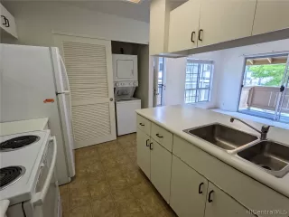 Photo #4: 202213907 Listing 