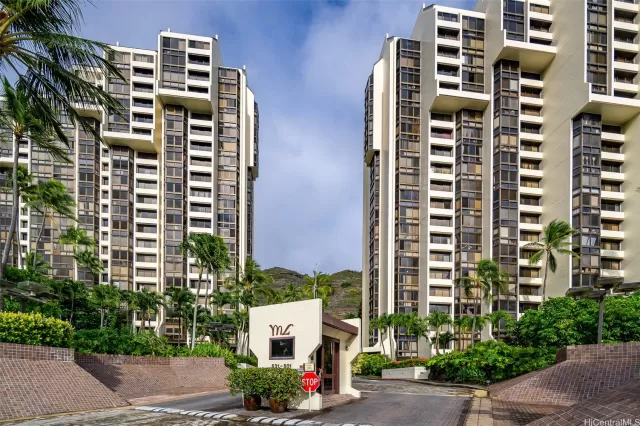 MLS: 202221091 Condo For Sale