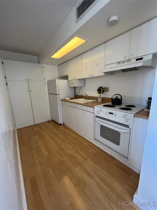 MLS: 202221762 Condo For Sale