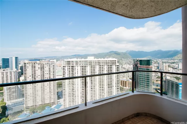 MLS: 202301068 Condo For Sale