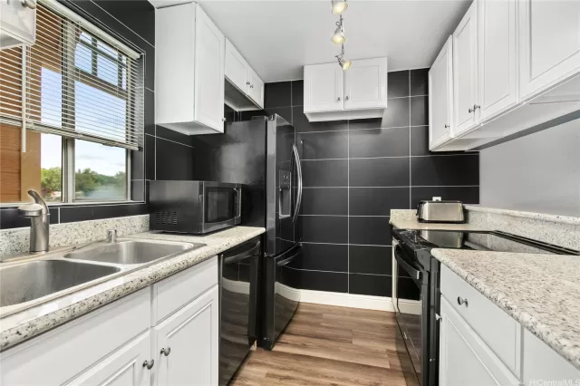 MLS: 202301568 Condo For Sale