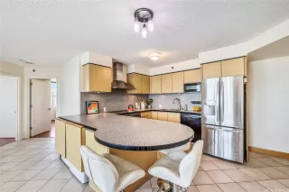 Photo #5: 202301819 Listing 