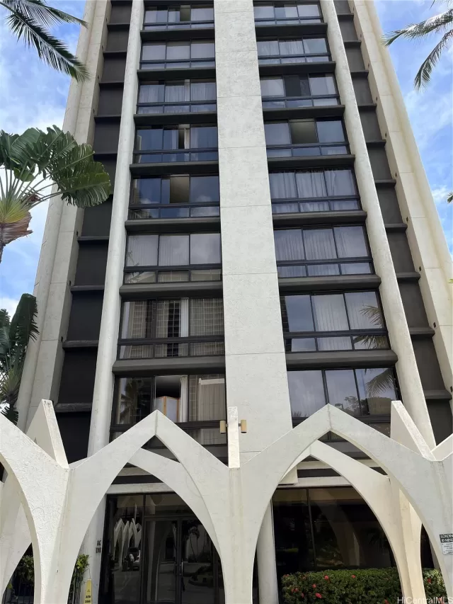 MLS: 202301868 Condo For Sale