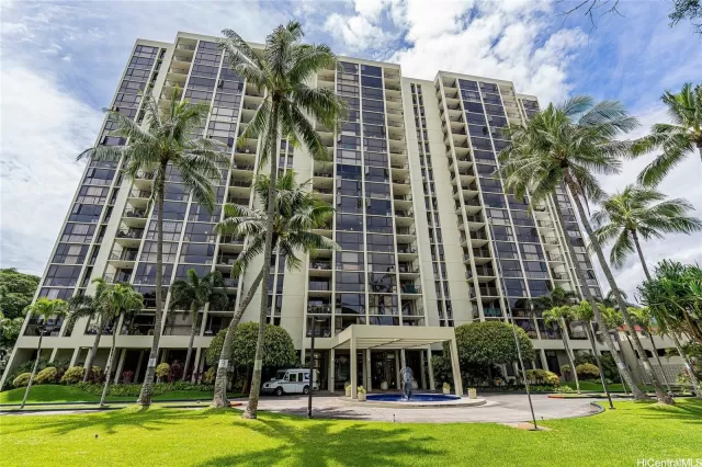 MLS: 202302913 Condo For Sale