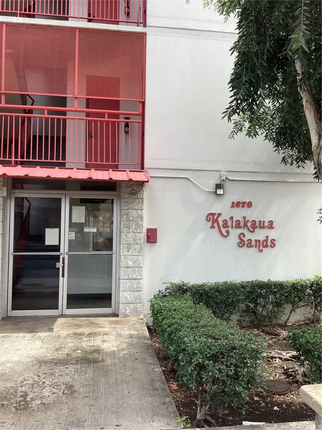 MLS: 202302915 Condo For Sale