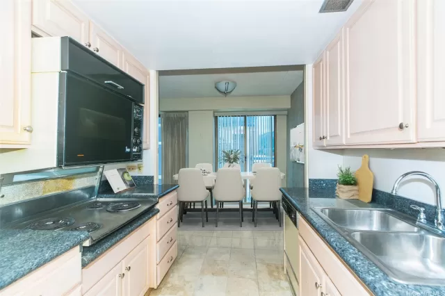 MLS: 202302955 Condo For Sale