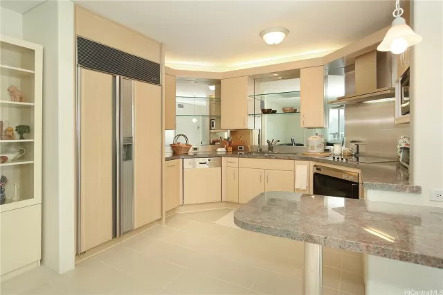 MLS: 202303327 Condo For Sale