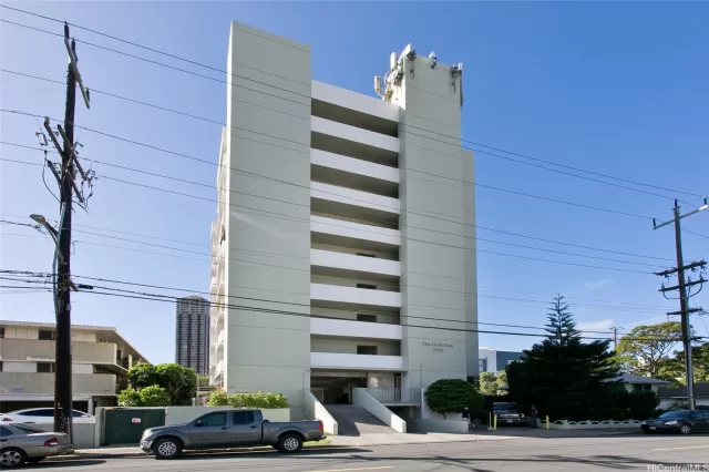 MLS: 202303392 Condo For Sale