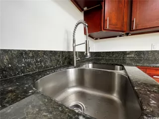 Photo #5: 202314785 Listing 