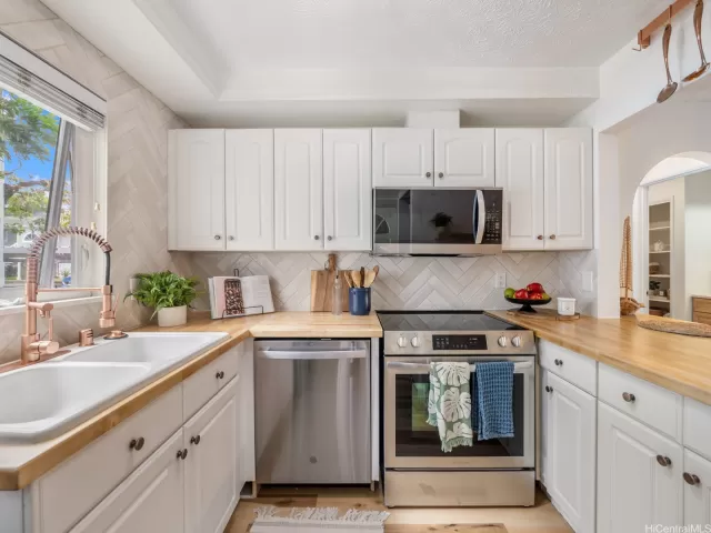 MLS: 202316455 Condo For Sale