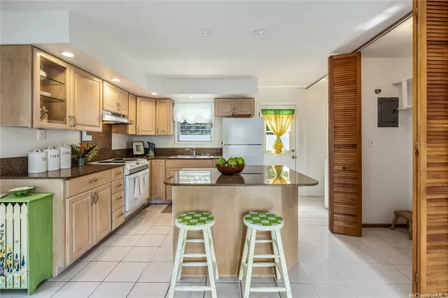 MLS: 202320912 Condo For Sale