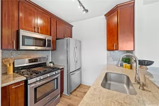 Photo #5: 202321174 Listing 