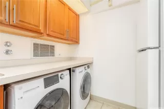 Photo #5: 202322431 Listing 