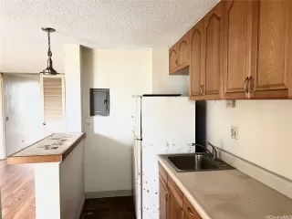 Photo #3: 202326547 Listing 