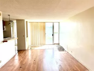 Photo #5: 202326547 Listing 