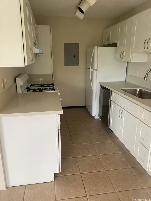 MLS: 202328218 Condo For Sale