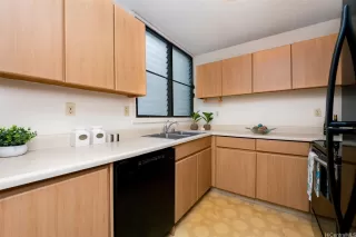 Photo #6: 202401376 Listing 