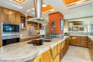 Photo #5: 202402870 Listing 