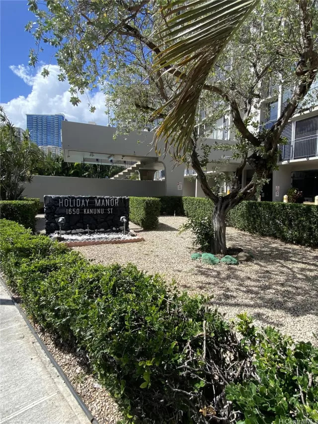 MLS: 202403906 Condo For Sale