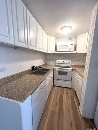 Photo #2: 202406634 Listing 