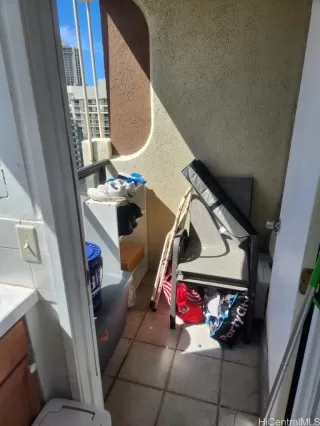 Photo #5: 202406893 Listing 