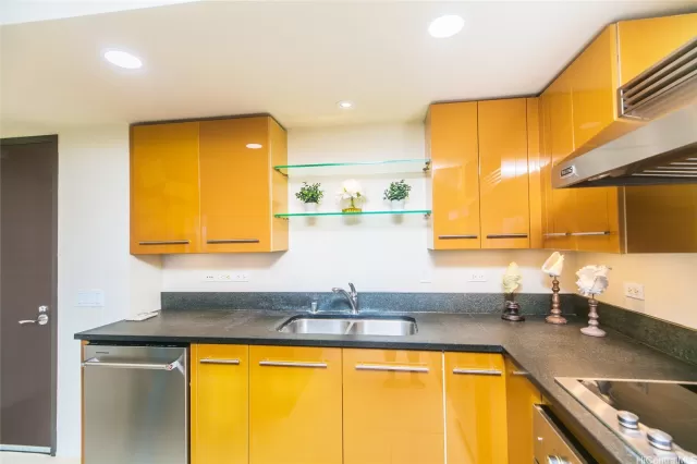 MLS: 202412170 Condo For Sale