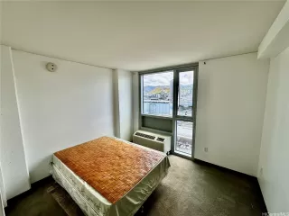 Photo #4: 202417204 Listing