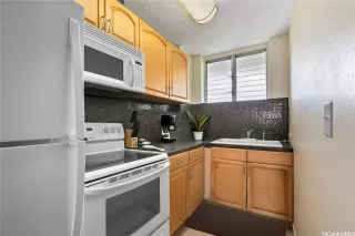 Photo #4: 202420508 Listing 