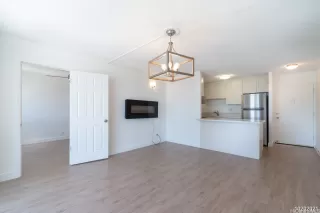 Photo #4: 202421015 Listing 