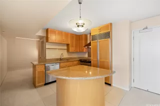 Photo #4: 202421700 Listing 