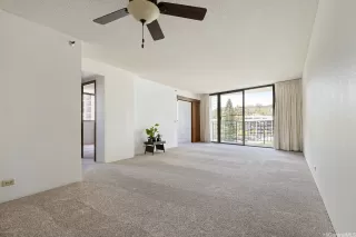 Photo #5: 202423883 Listing