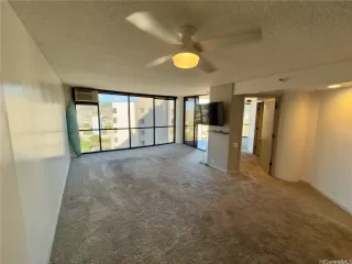 Photo #3: 202424786 Listing