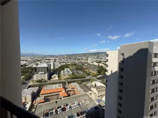 Photo #4: 202424786 Listing