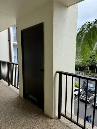 Photo #4: 202426025 Listing