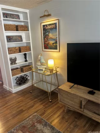 Photo #3: 202426396 Listing 