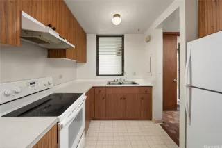 Photo #4: 202426825 Listing