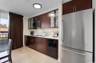 Photo #5: 202426922 Listing 