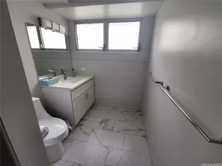 Photo #4: 202427106 Listing