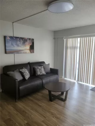 Photo #5: 202427106 Listing