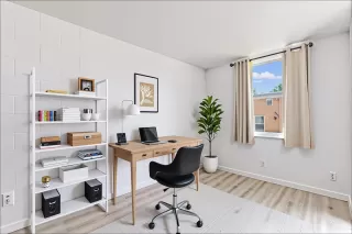 Photo #4: 202427153 Listing