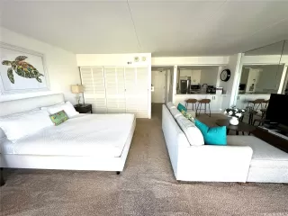 Photo #4: 202427265 Listing