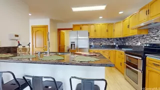 Photo #4: 202428315 Listing