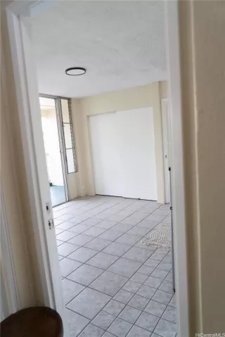 Photo #6: 202428430 Listing 