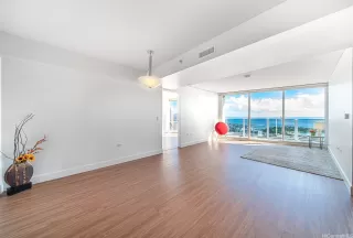 Photo #4: 202501107 Listing 