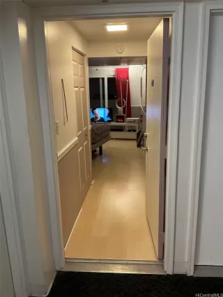 Photo #4: 202501318 Listing