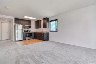 Photo #2: 202501492 Listing