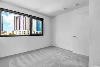 Photo #5: 202501620 Listing 