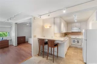 Photo #6: 202501924 Listing 