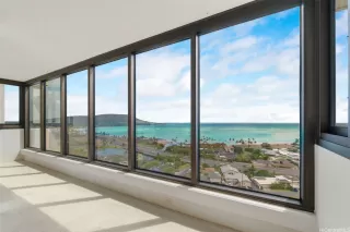 Photo #3: 202501997 Listing