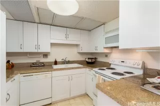 Photo #5: 202502767 Listing 